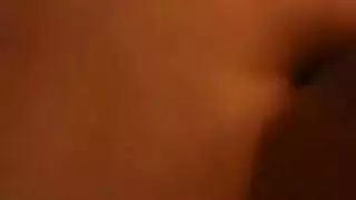 يلحس طيزها من الخلف