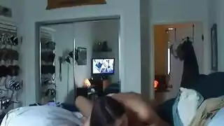 مشهد صارخ لليا داوسون: إصبع في المهبل وفرك البظر