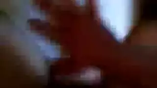 حركة اختناق مكثفة مع شقراء مراهقة تأخذ القضيب في حلقها