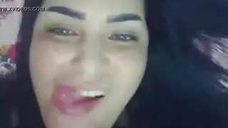 تصوير إباحي: جنس عنيف وصياحها النشوي العالي