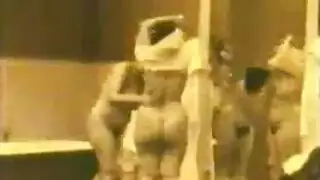 نيك في الطيز وفي البزز وفي الكس