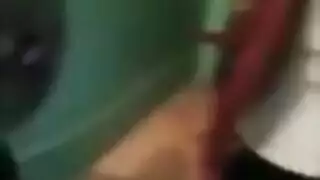 رغبة محرمة: زوجتي تئن على قضيب أخي الكبير