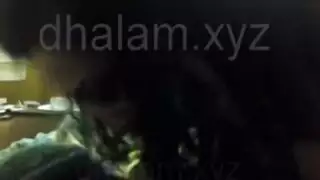 رقصة جنس مصرية إباحية: تطحن وتتعرى وتبتلع