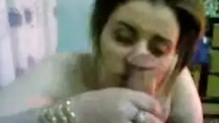 حبيبة عراقية تمص زب وتتلقى ضربات في مهبلها في بورن منزلي