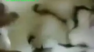 ضرب مؤخرة عربية ممتلئة جنس خشن مع ميلف مصرية